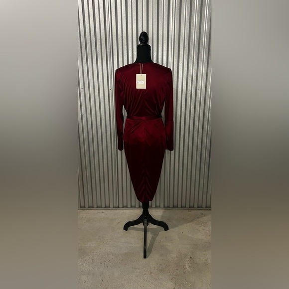 Women’s NWT Altuzarra Target Red Designer Polyester Wrap Dress Size Medium Flaw - Picture 2 of 7